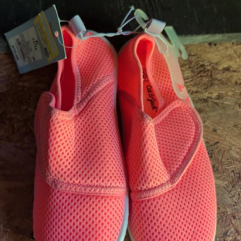 Crocs Women's Pink Clogs